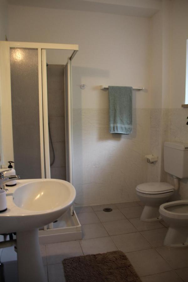Ca' Mirta Apartment คาปริโน เวโรเนเซ ภายนอก รูปภาพ