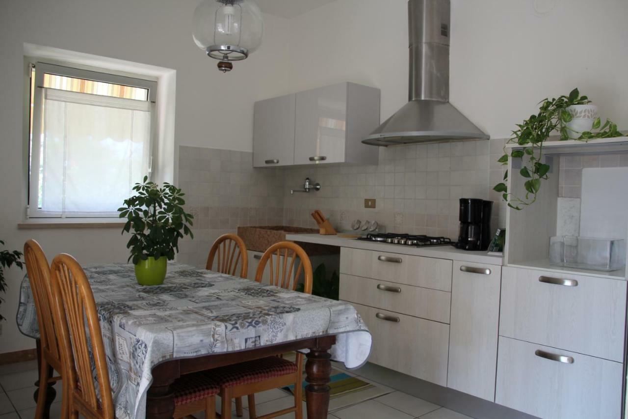Ca' Mirta Apartment คาปริโน เวโรเนเซ ภายนอก รูปภาพ